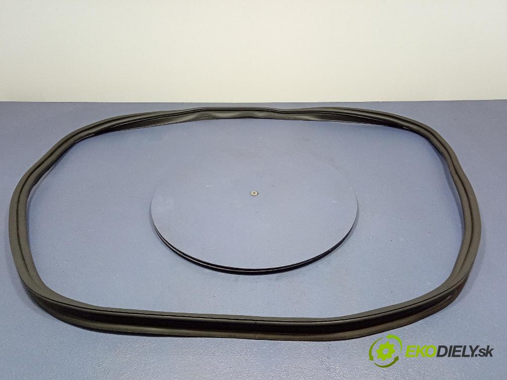 Mercedes S-Klasa 2022 Těsnění: Kryty: kufra: