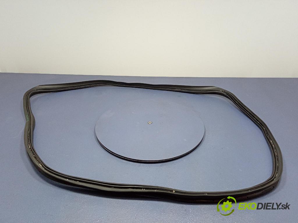 Mercedes S-Klasa 2022 Těsnění: Kryty: kufra: 