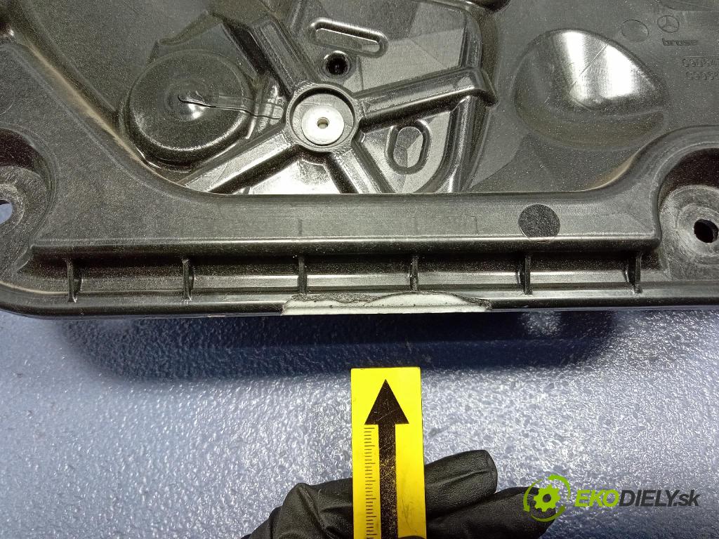 Mercedes S-Klasa 2022 mechanizmus okna Okná: Predné v pravo: A2237200802