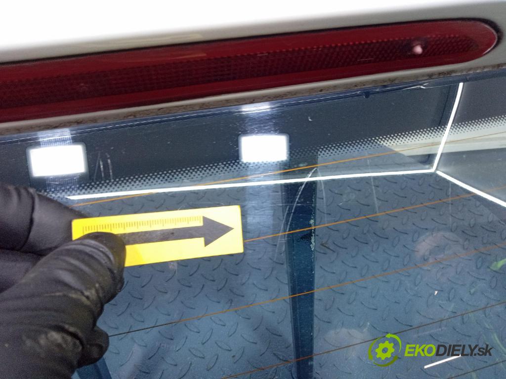 Vw Up! 2016 zadna dveře kufra: kufra: