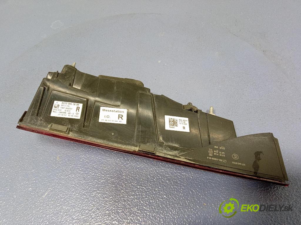 Mercedes S-Klasa 2022 svetlo / reflektor zad Prava: Vnútri: A2239063000