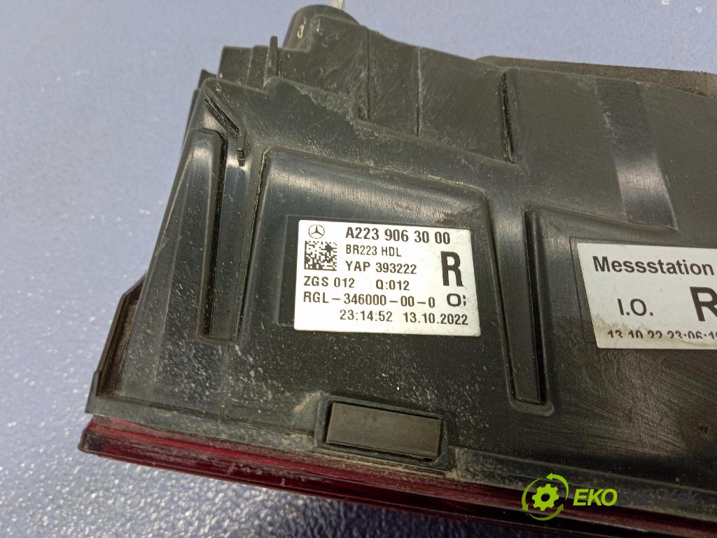 Mercedes S-Klasa 2022 svetlo / reflektor zad Prava: Vnútri: A2239063000