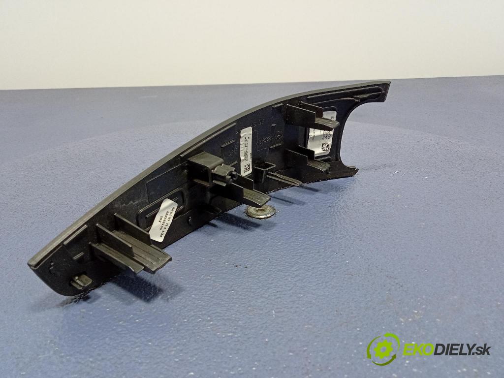 Mercedes S-Klasa 2022 lišta Dekoratívne: Vnútri: 23T7307901