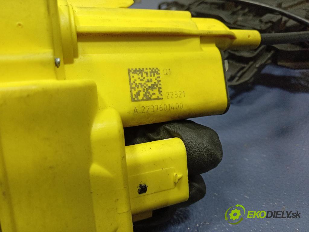 Mercedes S-Klasa 2022 zámok dvere Predné v pravo: A0997200802