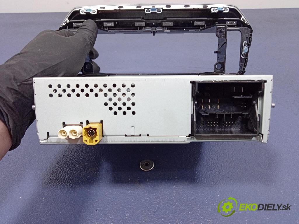 Vw Up! 2016 Radio I Navigácia: 1S0035867