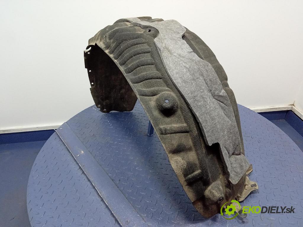 Mercedes S-Klasa 2022 Blatník: plastický: zad