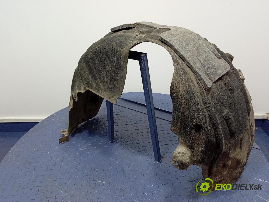 Mercedes S-Klasa 2022 Blatník: plastický: zad