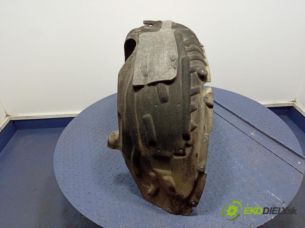 Mercedes S-Klasa 2022 Blatník: plastický: zad