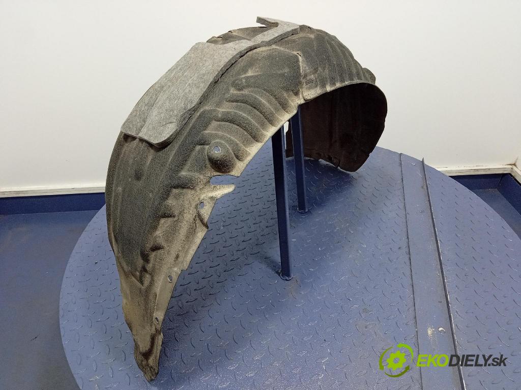 Mercedes S-Klasa 2022 Blatník: plastický: zad