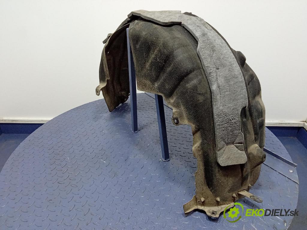 Mercedes S-Klasa 2022 Blatník: plastický: zad