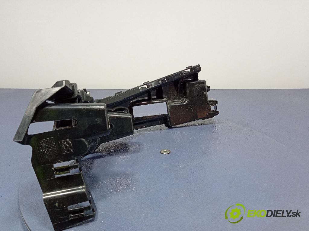 Mercedes S-Klasa 2022 Upevnenie: narazník A2238857500