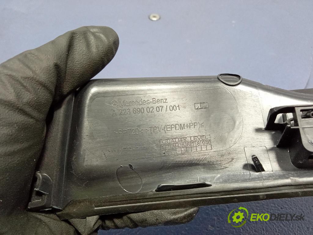 Mercedes S-Klasa 2022 Čalounictví: kufra: A2236900207