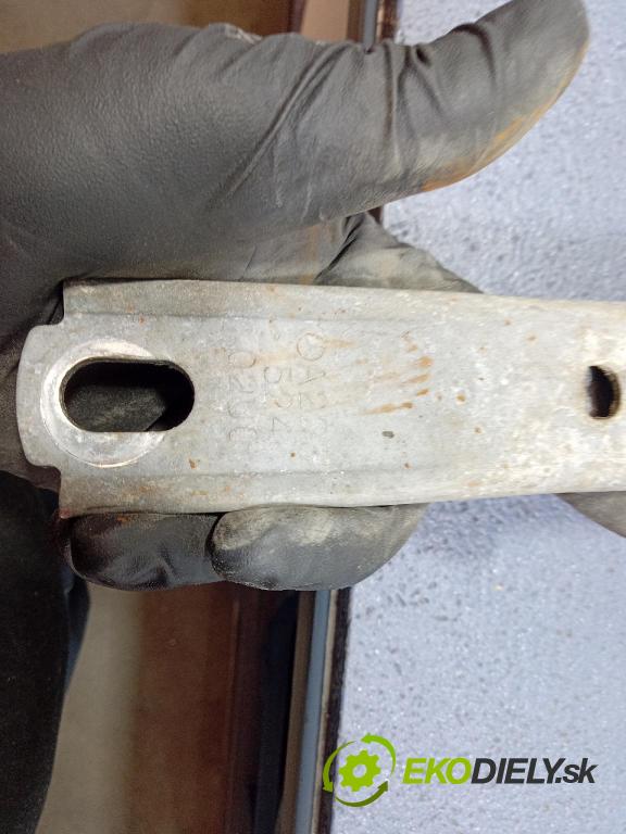 Mercedes S-Klasa 2022 výztuha Pozastavenia: Zad: A2235240200