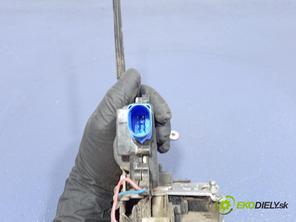 Skoda Roomster 2007 zámek dveře Zad: Levý: 5J7839015A