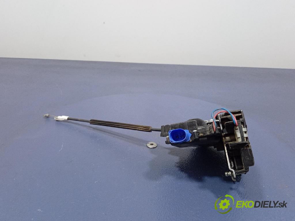 Skoda Roomster 2007 zámek dveře Zad: v pravo: 5J7839016A