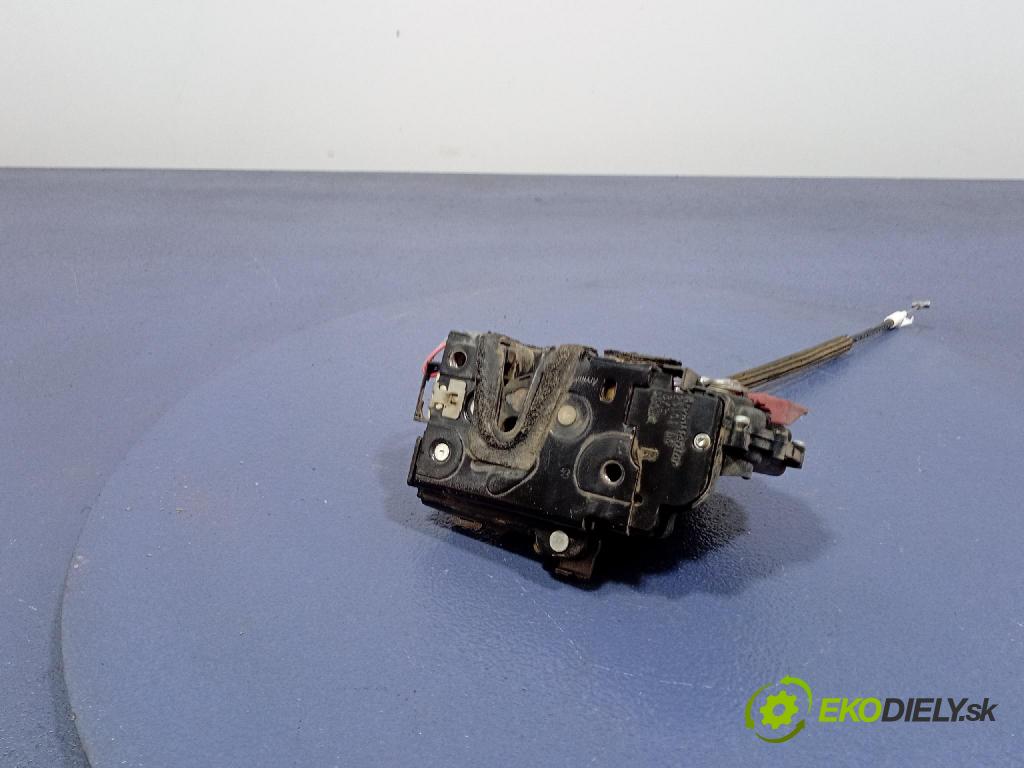 Skoda Roomster 2007 zámek dveře Zad: v pravo: 5J7839016A