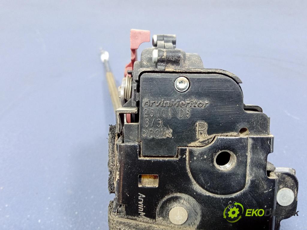 Skoda Roomster 2007 zámek dveře Zad: v pravo: 5J7839016A