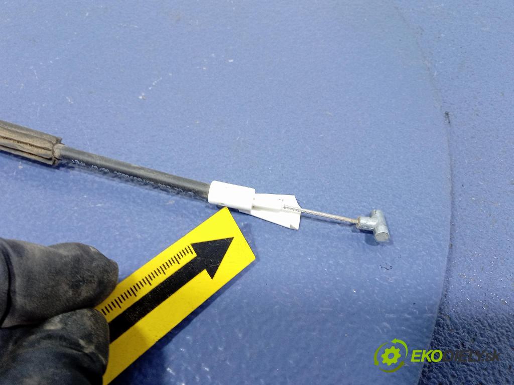 Skoda Roomster 2007 zámek dveře Zad: v pravo: 5J7839016A