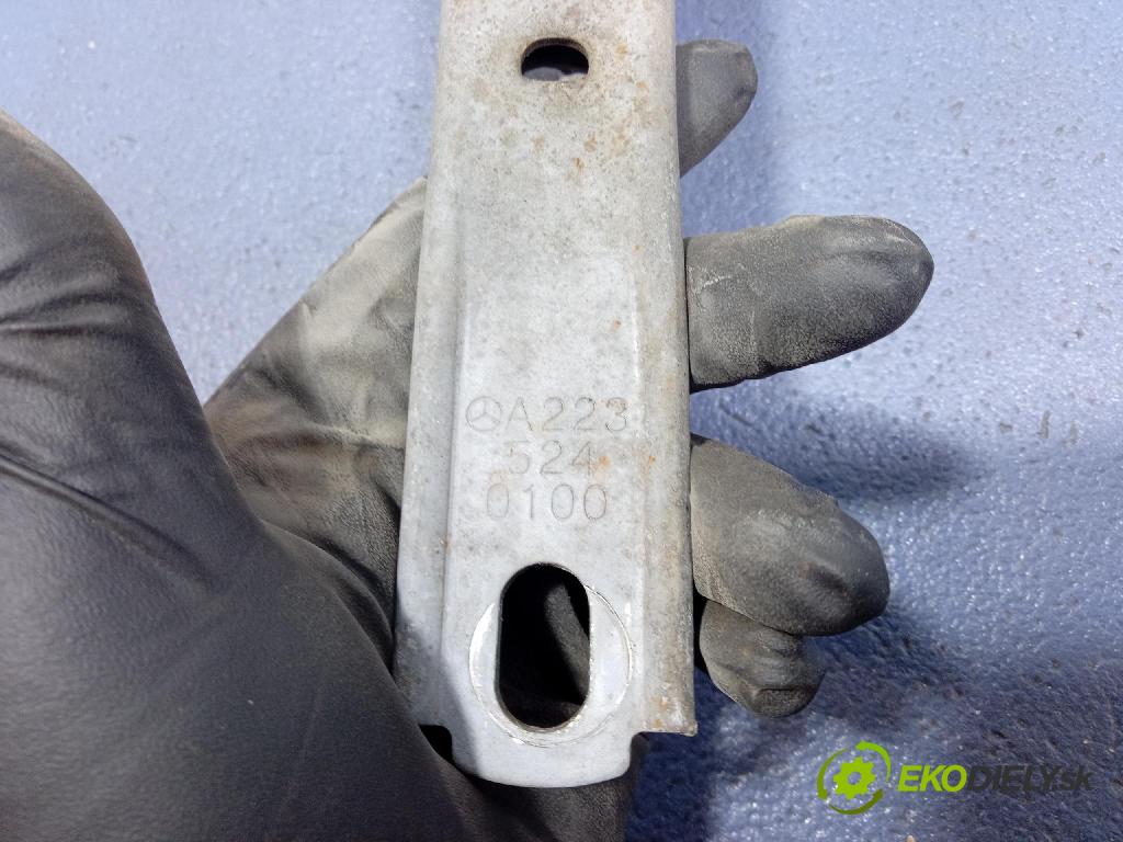 Mercedes S-Klasa 2022 výztuha Pozastavenia: Zad: A2235240100