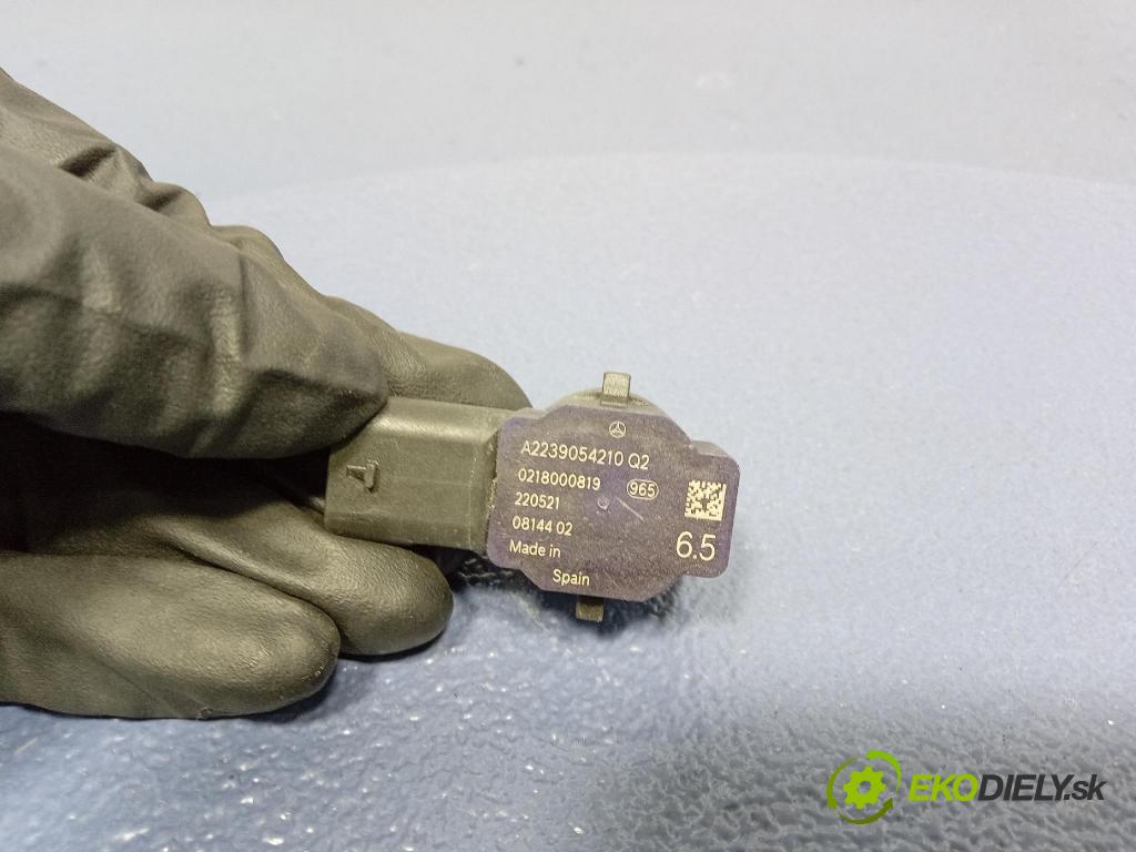 Mercedes S-Klasa 2022 snímač / řídící jednotka PDC A2239054210