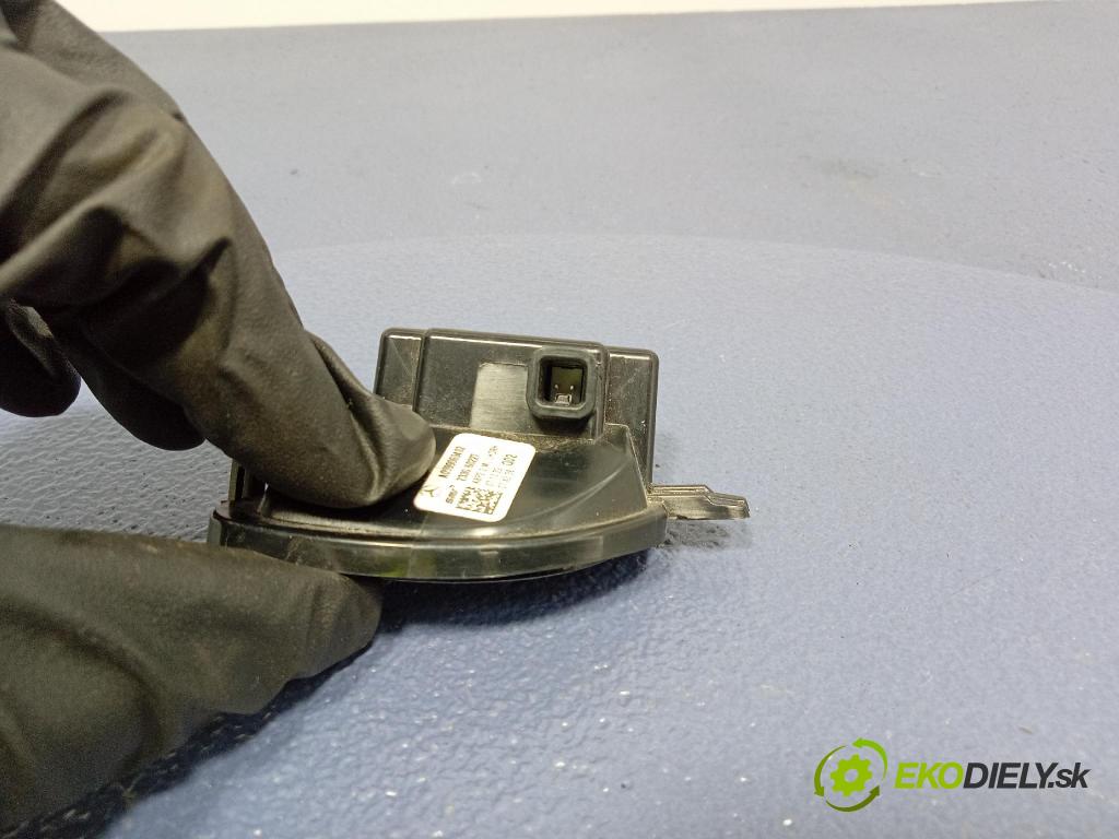 Mercedes S-Klasa 2022 zpětné zrcátko prave A0999069402