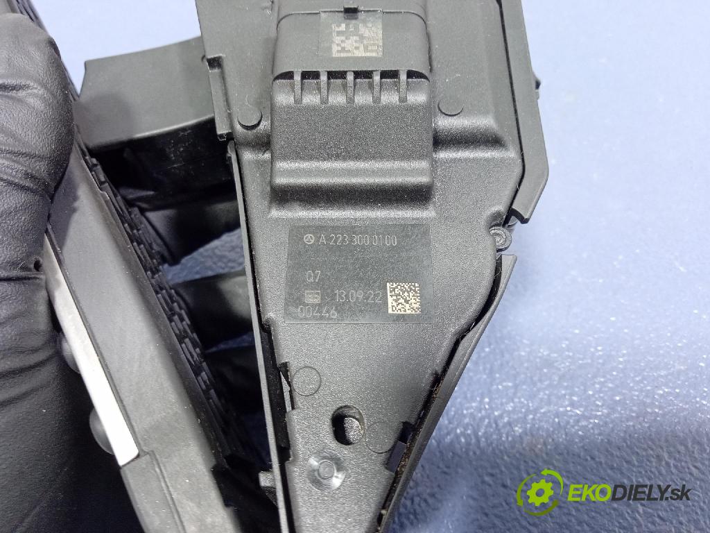 Mercedes S-Klasa 2022 pedal Plyn: A2233000100
