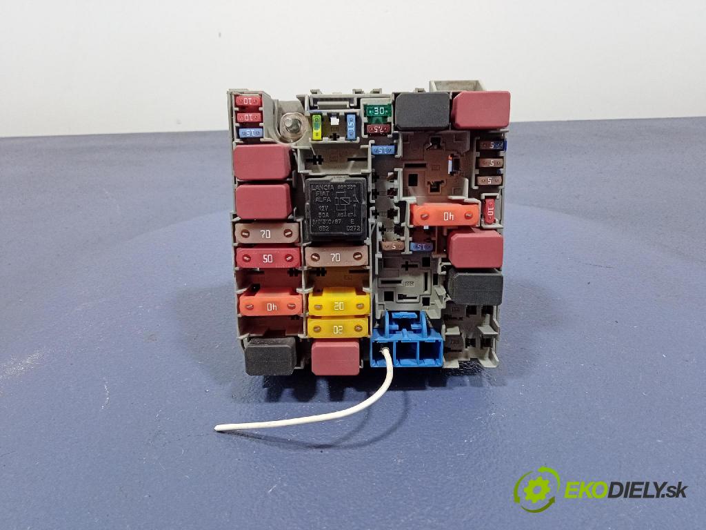 Fiat Punto 2011 riadiaca jednotka Motor: 51891838