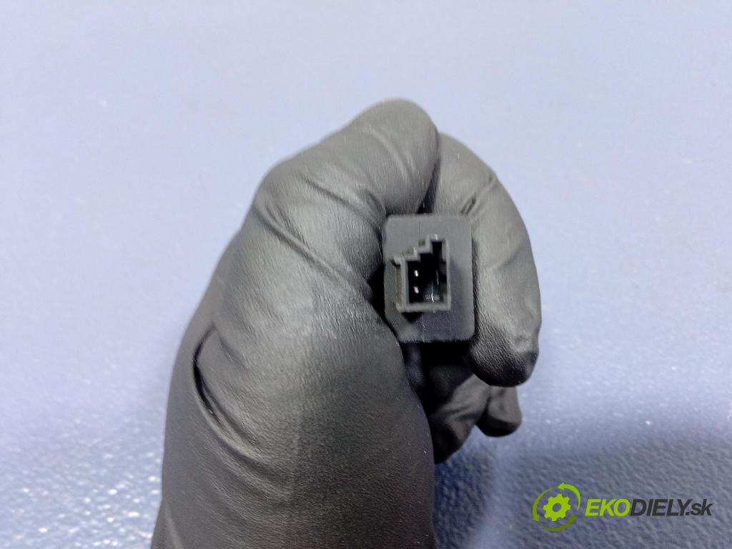 Mercedes S-Klasa 2022 snímač Teplota: L0902