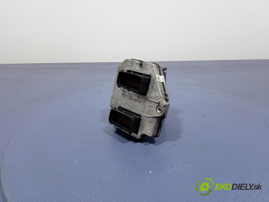 Opel Vectra 2005 řídící jednotka Motor: 55557540