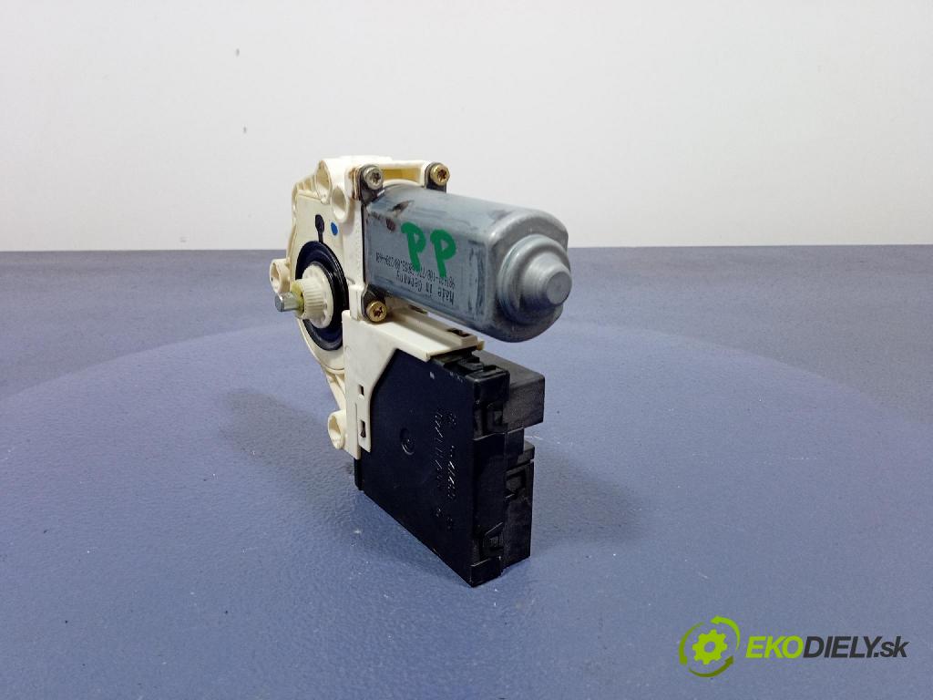 Seat Altea 2005 mechanismus stahování Sklenka: před v pravo: 5P0837402