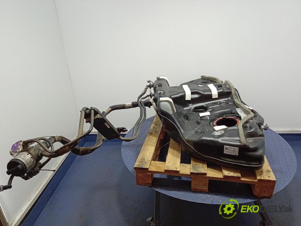 Mercedes S-Klasa 2022 Nádrž: paliva A2234700300