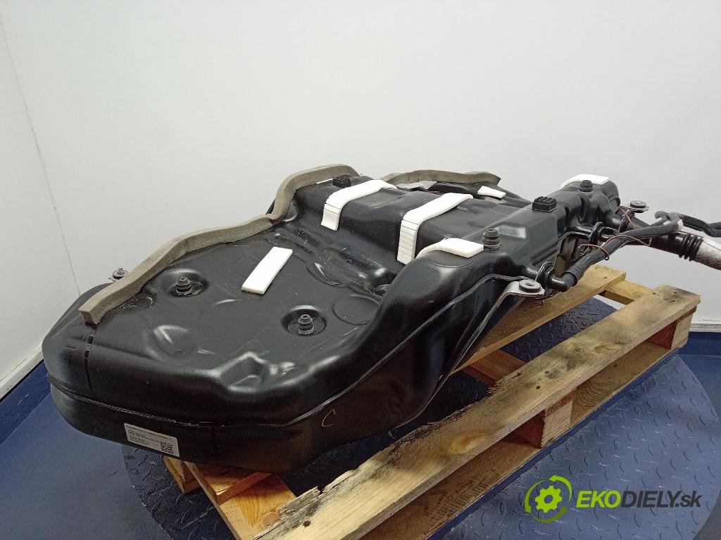 Mercedes S-Klasa 2022 Nádrž: paliva A2234700300