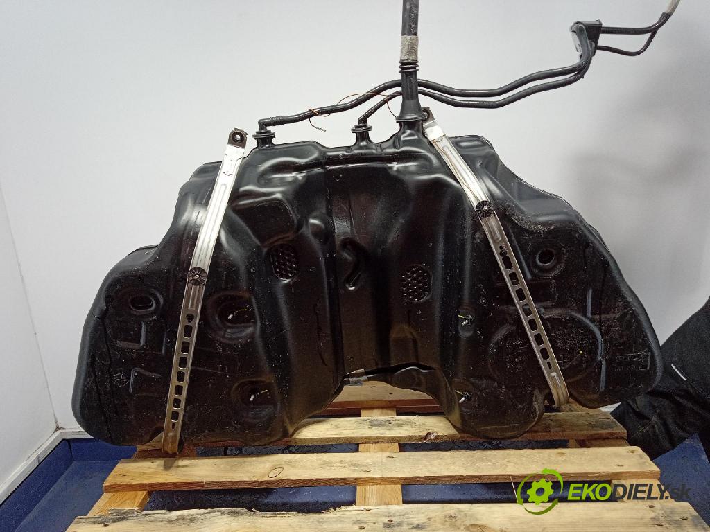 Mercedes S-Klasa 2022 Nádrž: paliva A2234700300