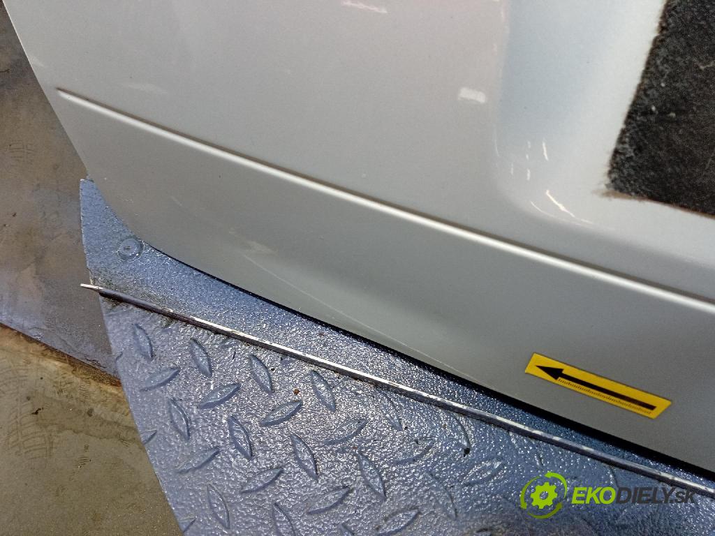 Volkswagen Passat 1.8 t 2000 zadní dveře kufra: kufr