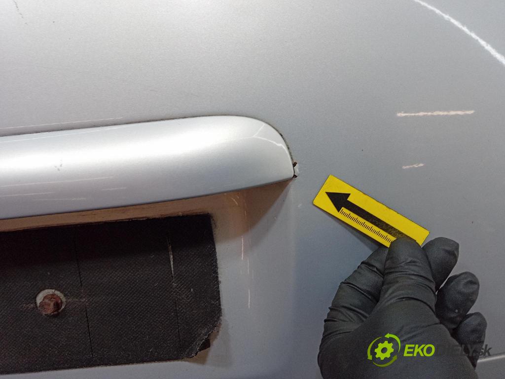 Volkswagen Passat 1.8 t 2000 zadní dveře kufra: kufr