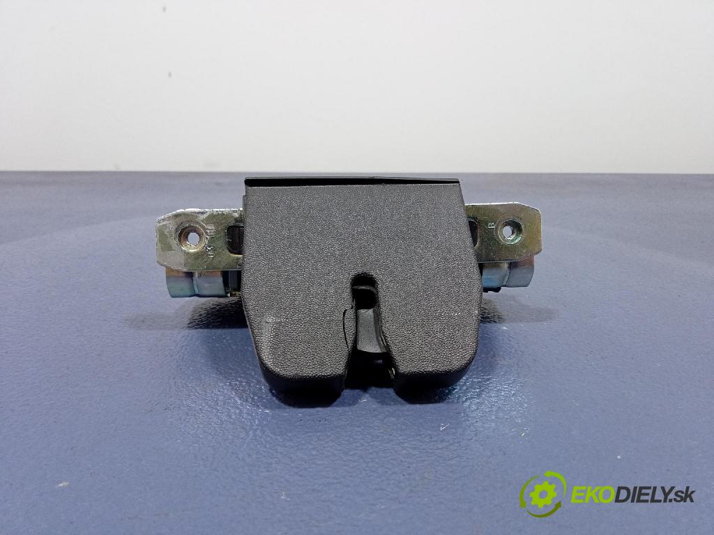 Opel Zafira 2011 zámek Klapky: kufr 13117285