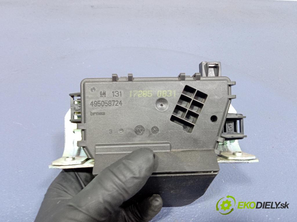 Opel Zafira 2011 zámek Klapky: kufr 13117285