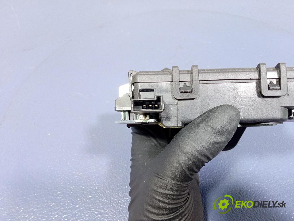 Opel Zafira 2011 zámek Klapky: kufr 13117285