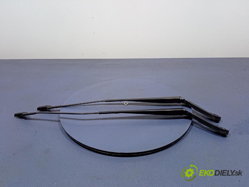 Peugeot Boxer 2017 Rameno: Stierače: Predné