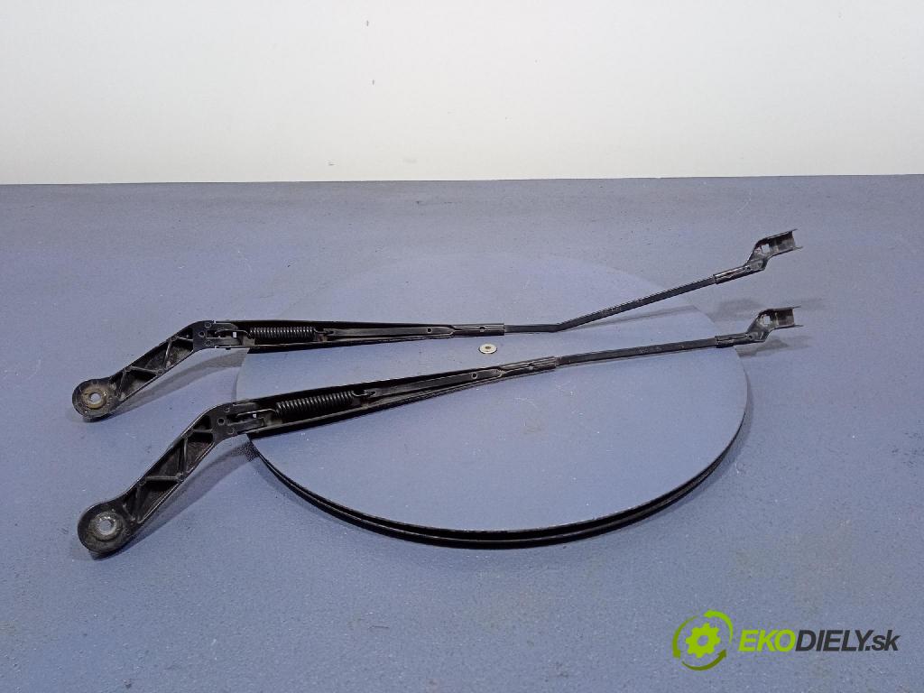 Peugeot Boxer 2017 Rameno: Stierače: Predné