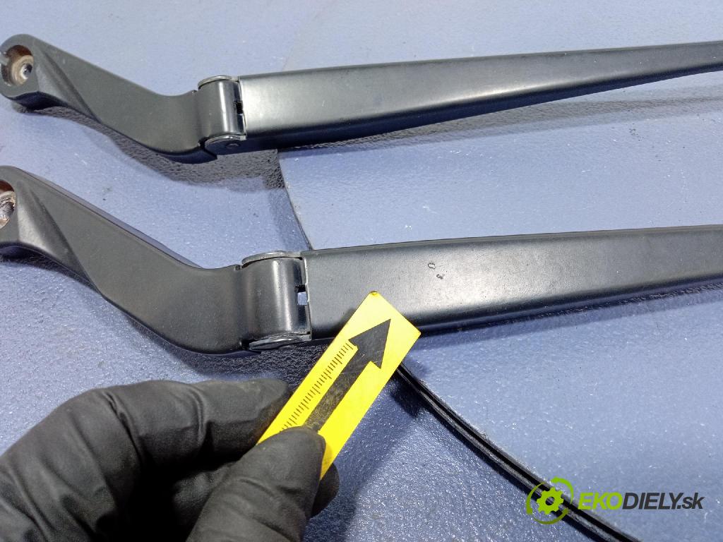 Peugeot Boxer 2017 Rameno: Stierače: Predné