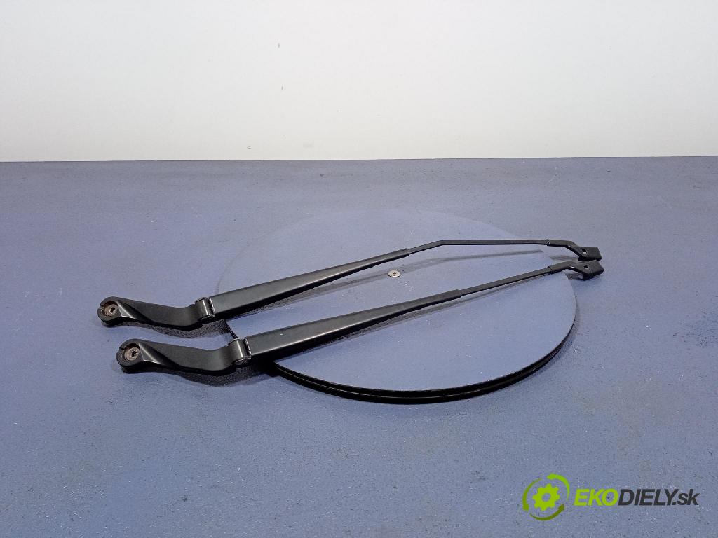 Peugeot Boxer 2017 Paže: Stěrače: před 