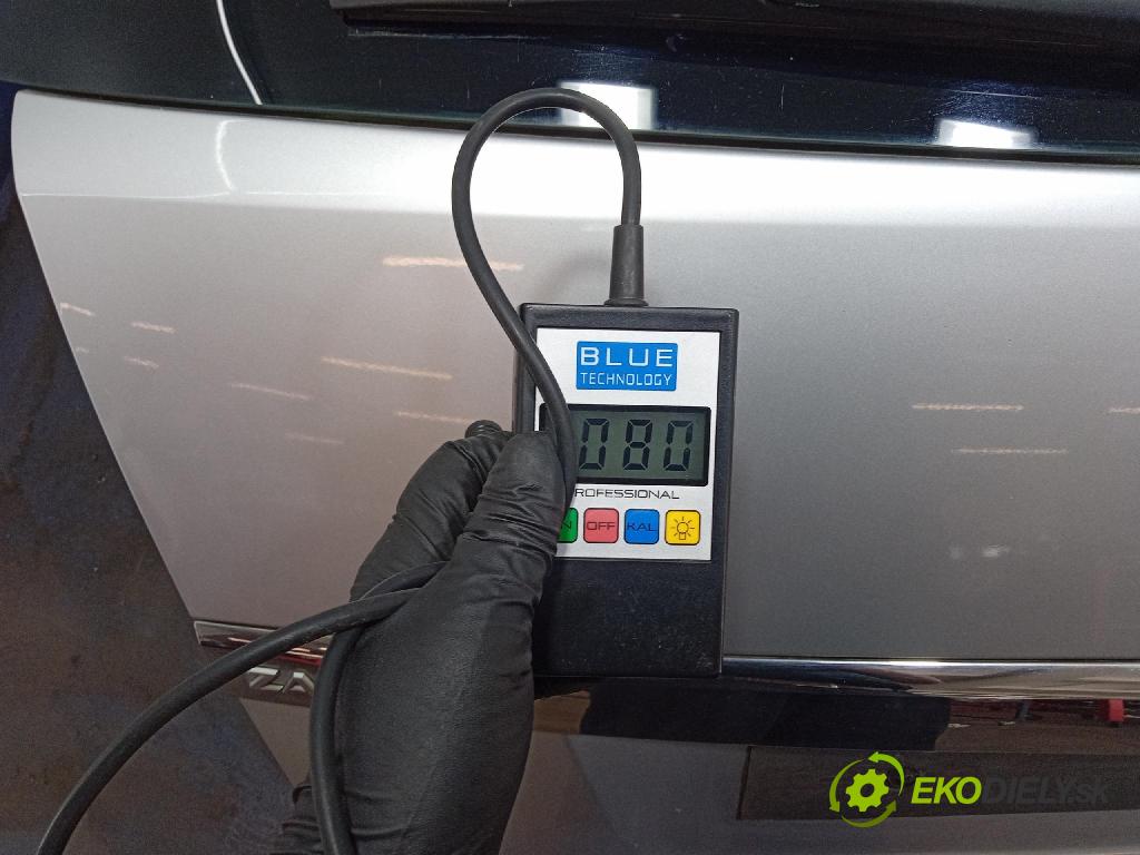 Opel Zafira 2011 zadna dveře kufra: kufra: