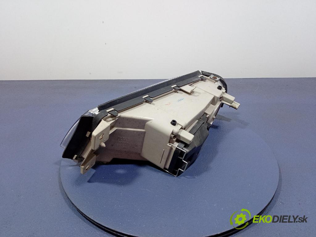 Skoda Octavia 2008 Reflektor: v pravo: 20-6231