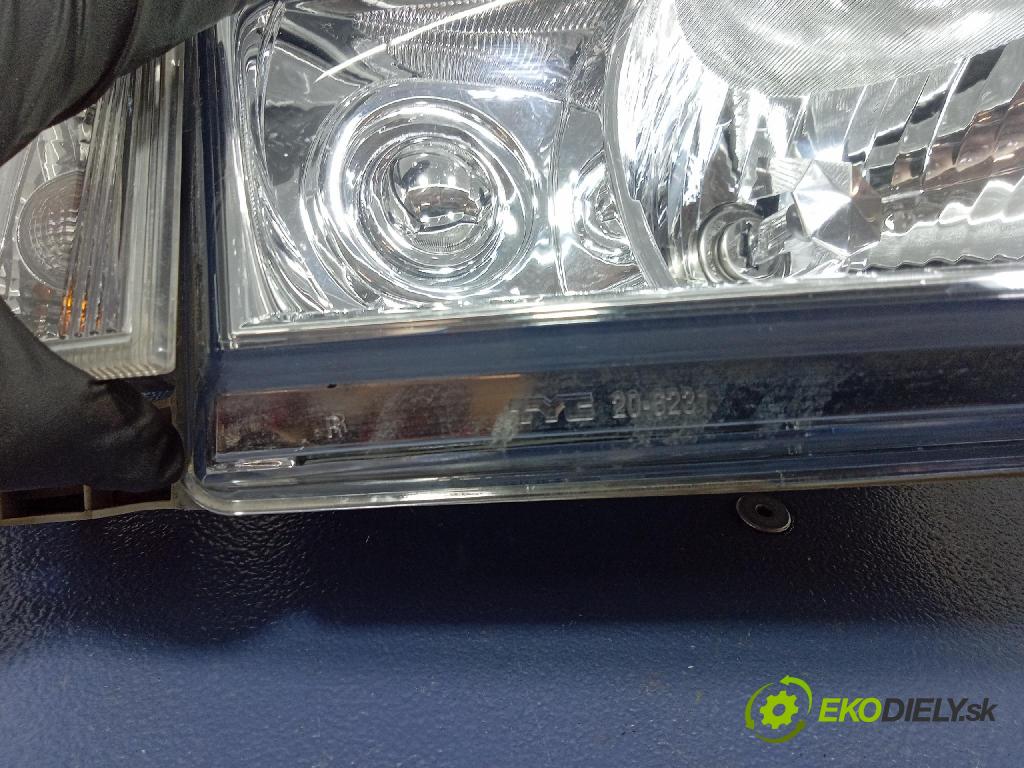 Skoda Octavia 2008 Reflektor: v pravo: 20-6231