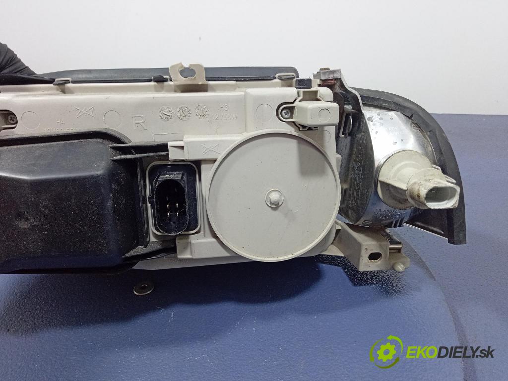 Skoda Octavia 2008 Reflektor: v pravo: 20-6231