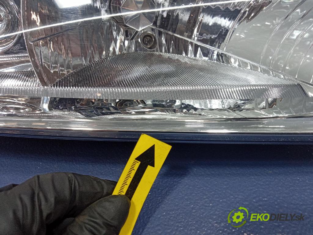 Skoda Octavia 2008 Reflektor: v pravo: 20-6231