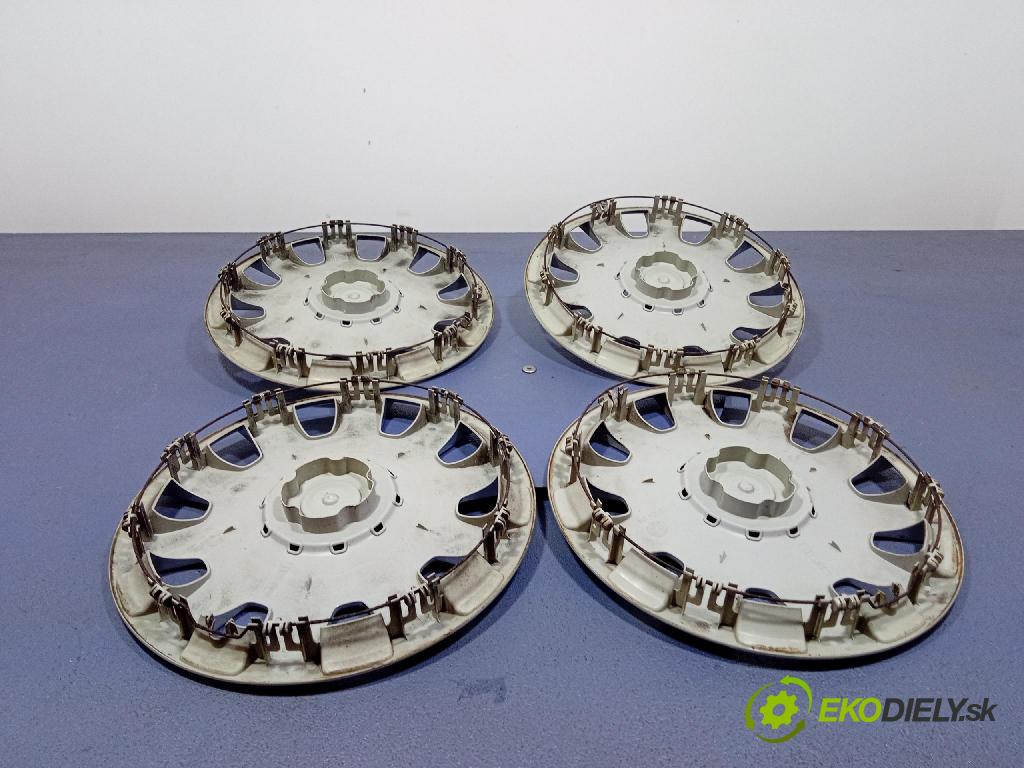 Skoda Octavia 2008 puklica kola: 1U0601147G