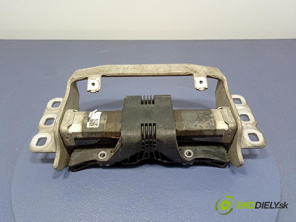 Mercedes S-Klasa 2022 Polštář: / Tlapka: Truhly: Ozubené kola: 782196153917