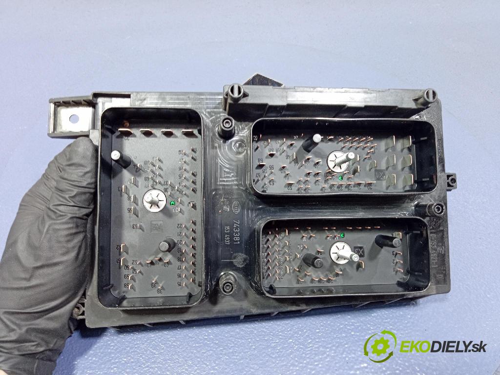 Opel Zafira 2011 riadiaca jednotka Motor: 55571557